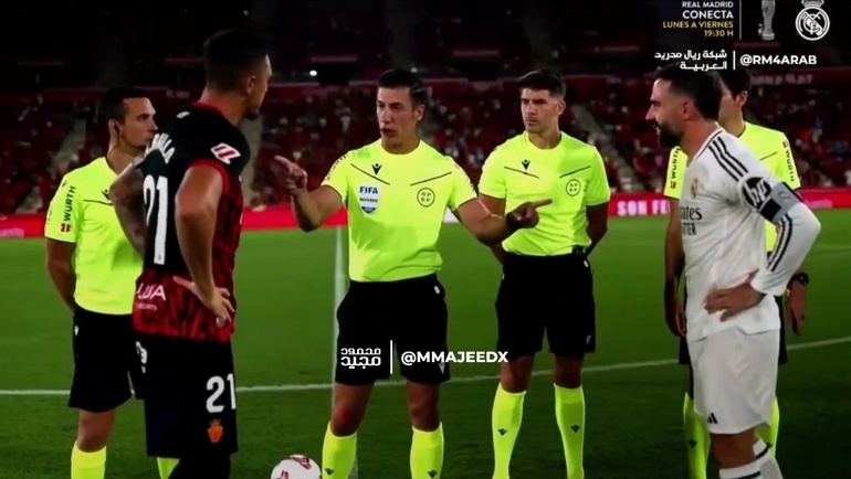    Судья Сесар Сото Градо в матче «Реала» против «Мальорки».Скриншот фильма