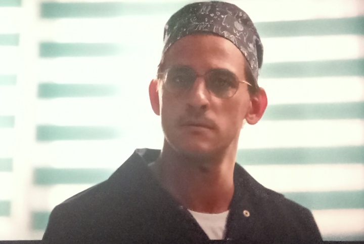 Доктор, который помогает браконьерам