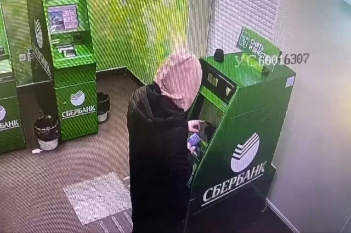    Один из мошенников.