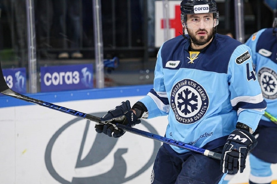    Защитник Динар Хамидуллин вышел из состава новосибирской ХК «Сибирь». Фото: ХК "Сибирь".