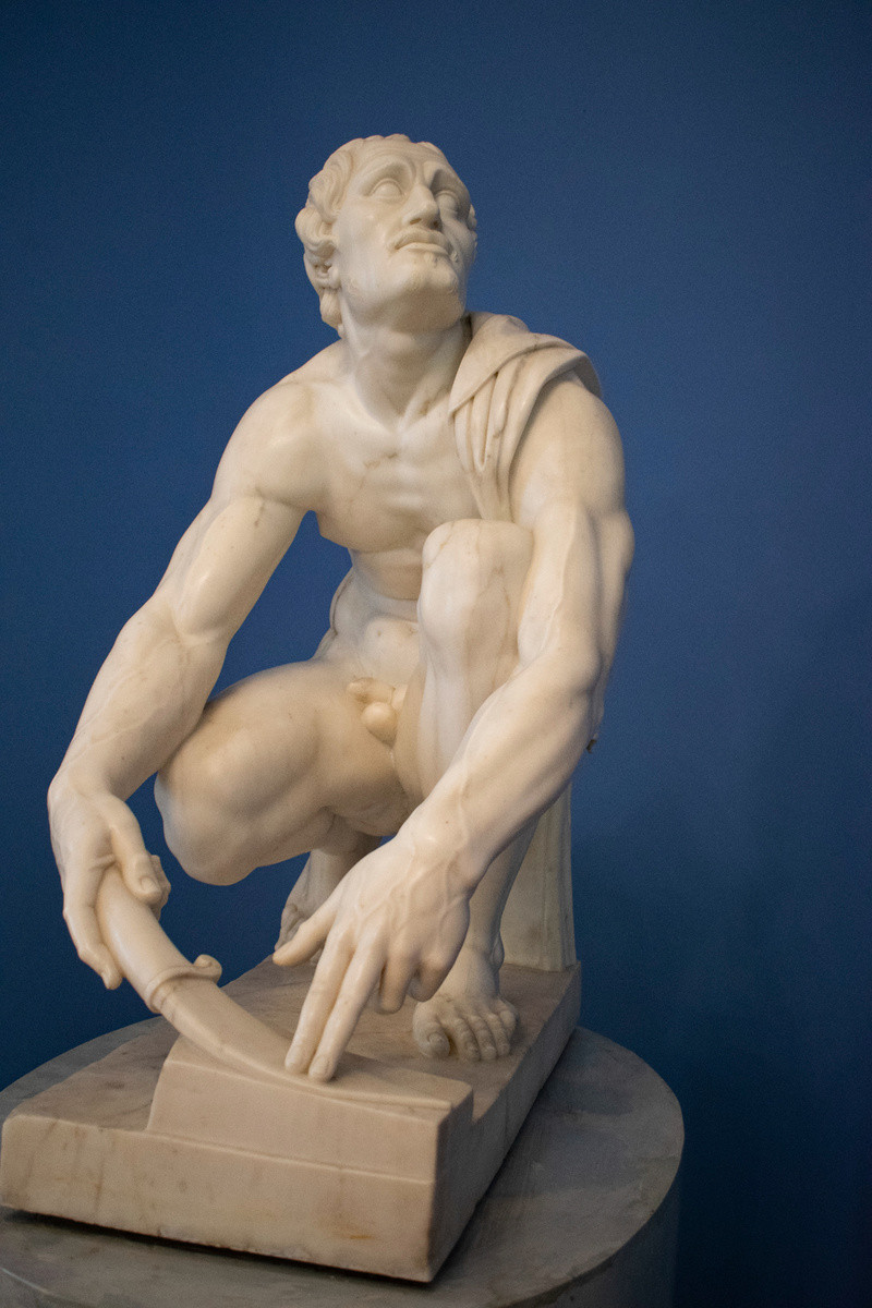 Скульптура в Римском зале Юсуповского дворца. Фотография автора статьи. 