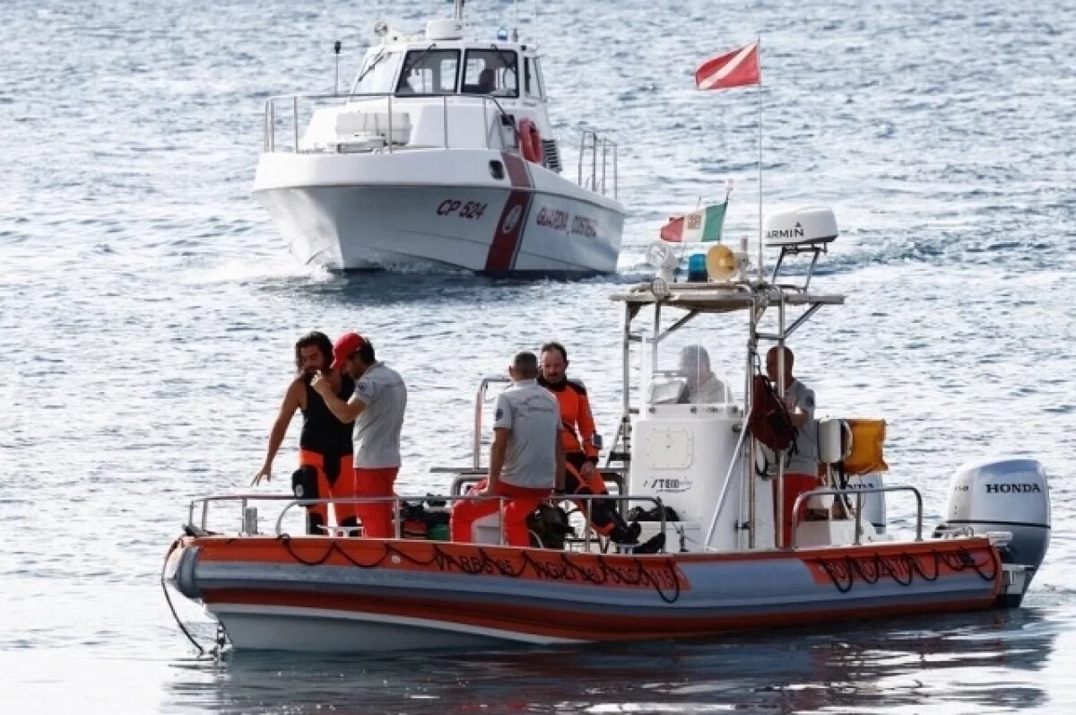    Выжившая при крушении яхты в Италии рассказала, как спасла годовалую дочку