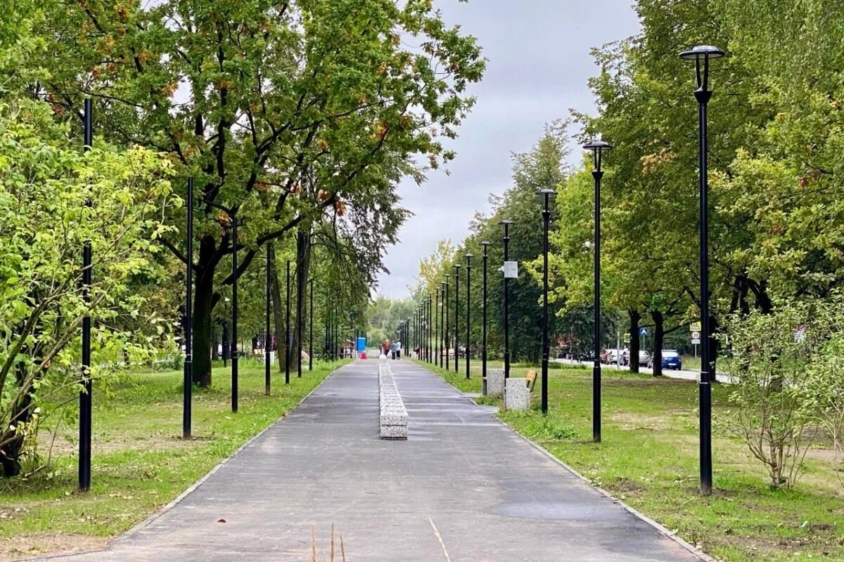    Благоустройство сквера на Сиреневом бульваре завершается в Пскове