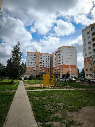 Квартира находилась в одном из таких домов. Фото автора.