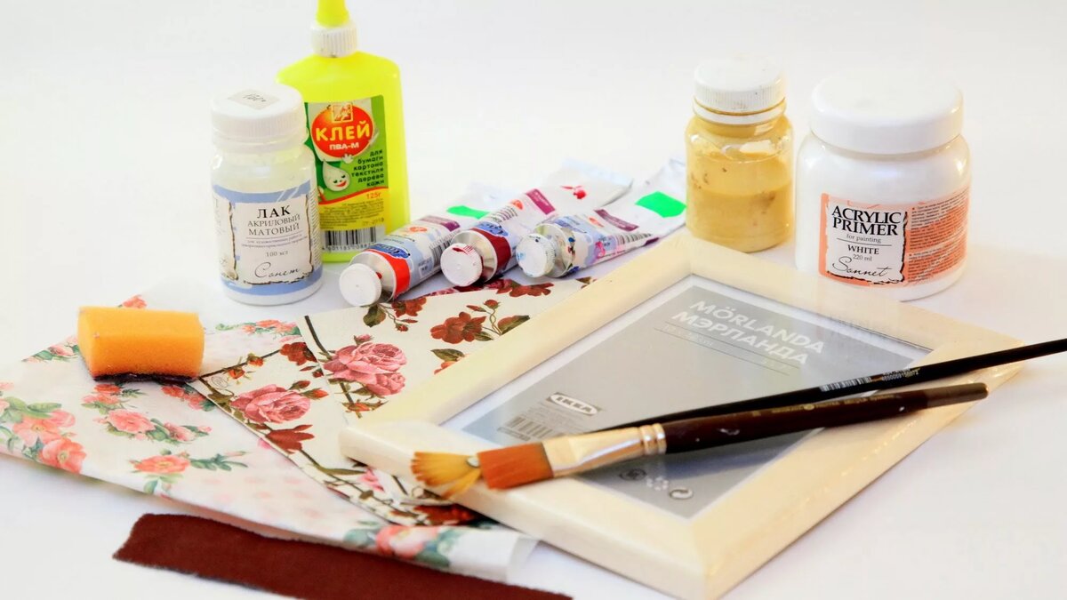 Источник: https://stroiteh-msk.ru/obzory/chto-ispolzovat-dlya-gruntovki-pri-dekupazhe.html