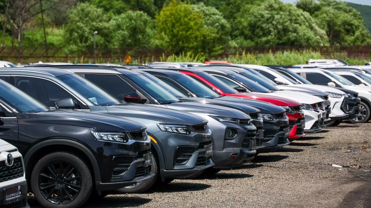 Россияне скупают автомобили накануне повышения утильсбора и роста цен. Автор: Юрий Смитюк. Источник: ТАСС