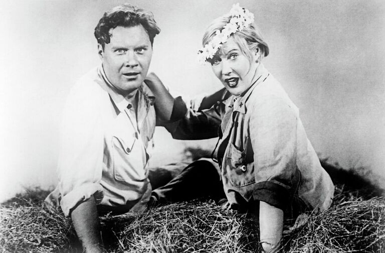 Кадр из любимого фильма И. Сталина "Волга Волга" (1938 год). 