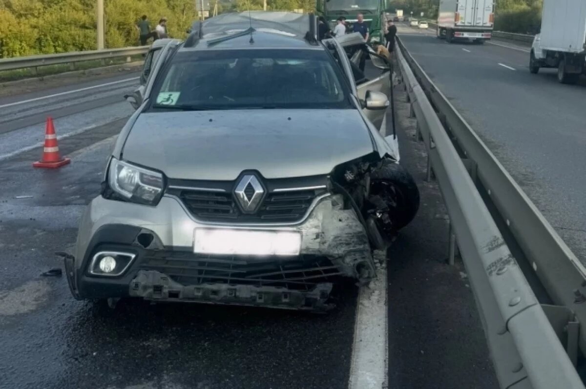    В Пензе столкнулось три автомобиля, погибло два человека