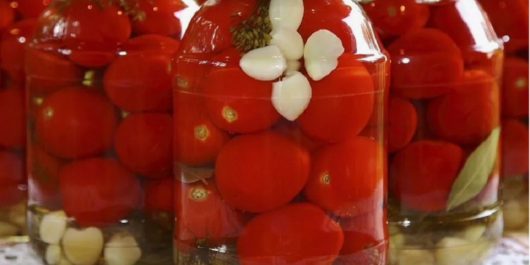 Заготовь хоть 200 банок - все равно мало! Подруге раскрыла шикарный рецепт помидорок на зиму