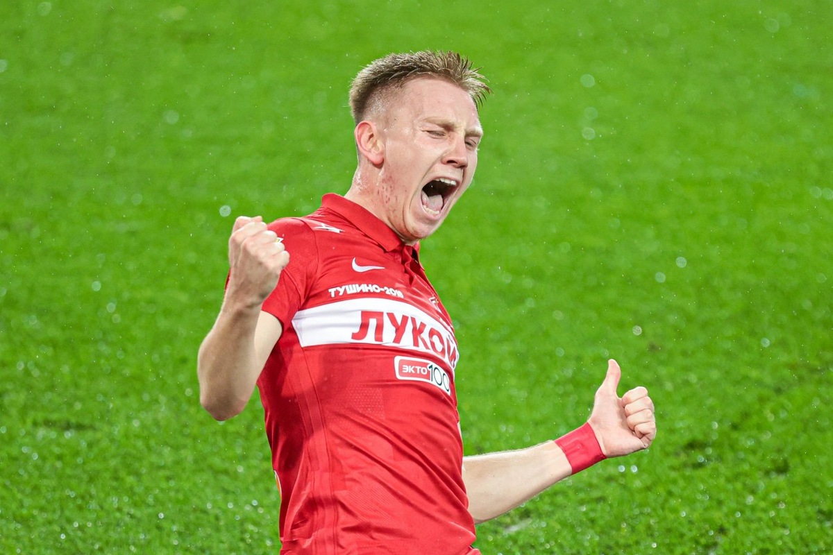 Наиль свирепо и властно ставит лайк этой статье