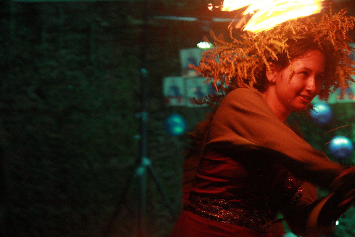 Фаершоу Fox Fire на Дне посёлка им. Дзержинского. Фото автора.