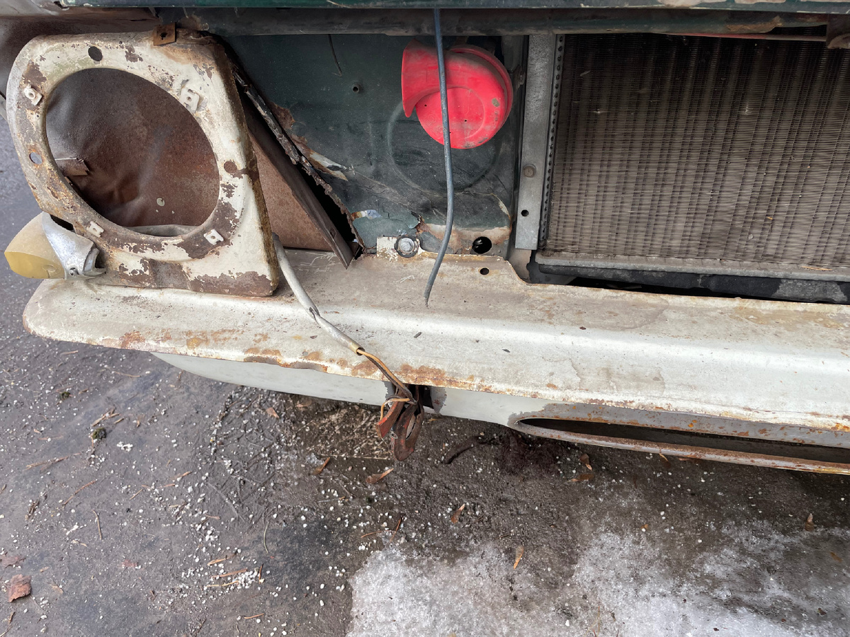 Как то так зимовал пикап 