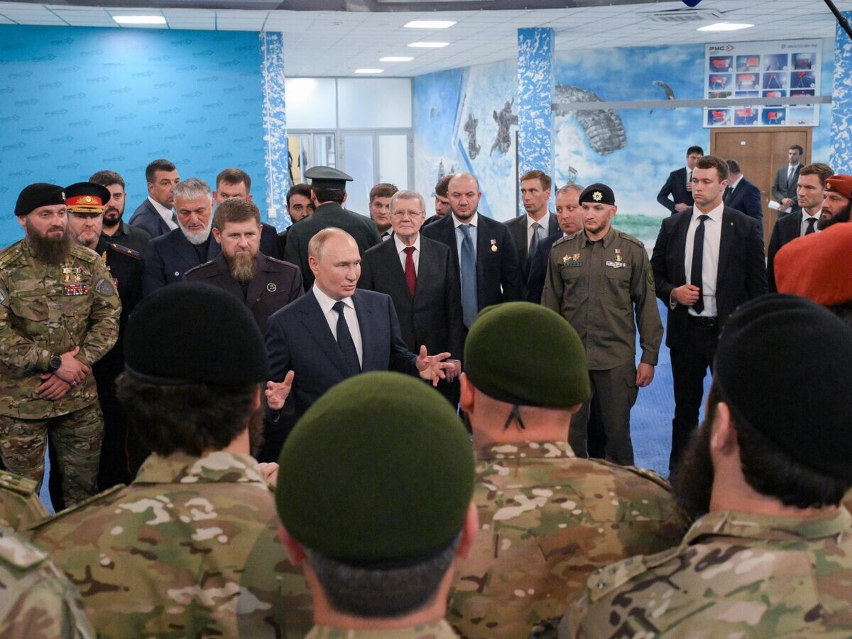    Рабочая поездка президента Владимира Путина в Чеченскую Республику© РИА Новости / Алексей Даничев