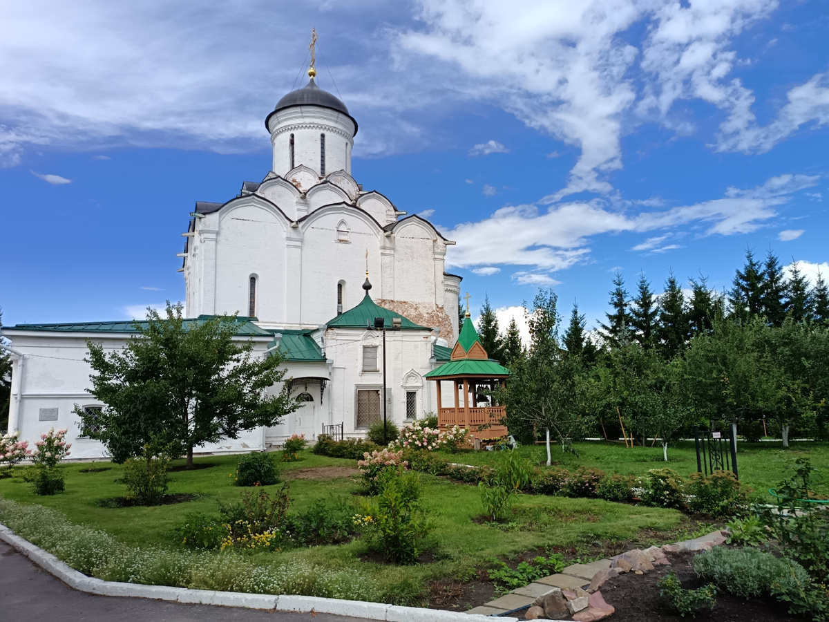 Успенский собор Княгинина монастыря во Владимире