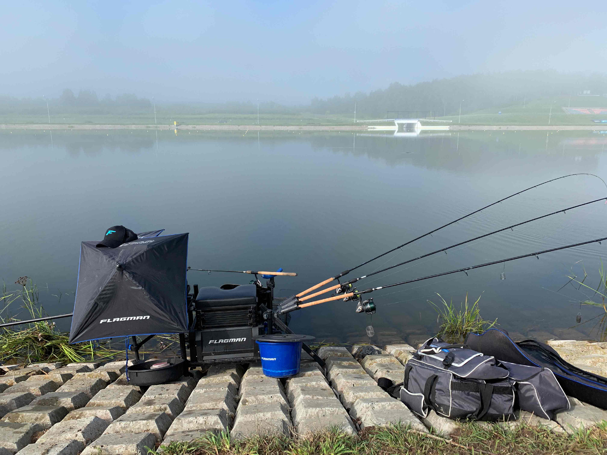 Материал, из которого изготовлено удилище, также играет важную роль.