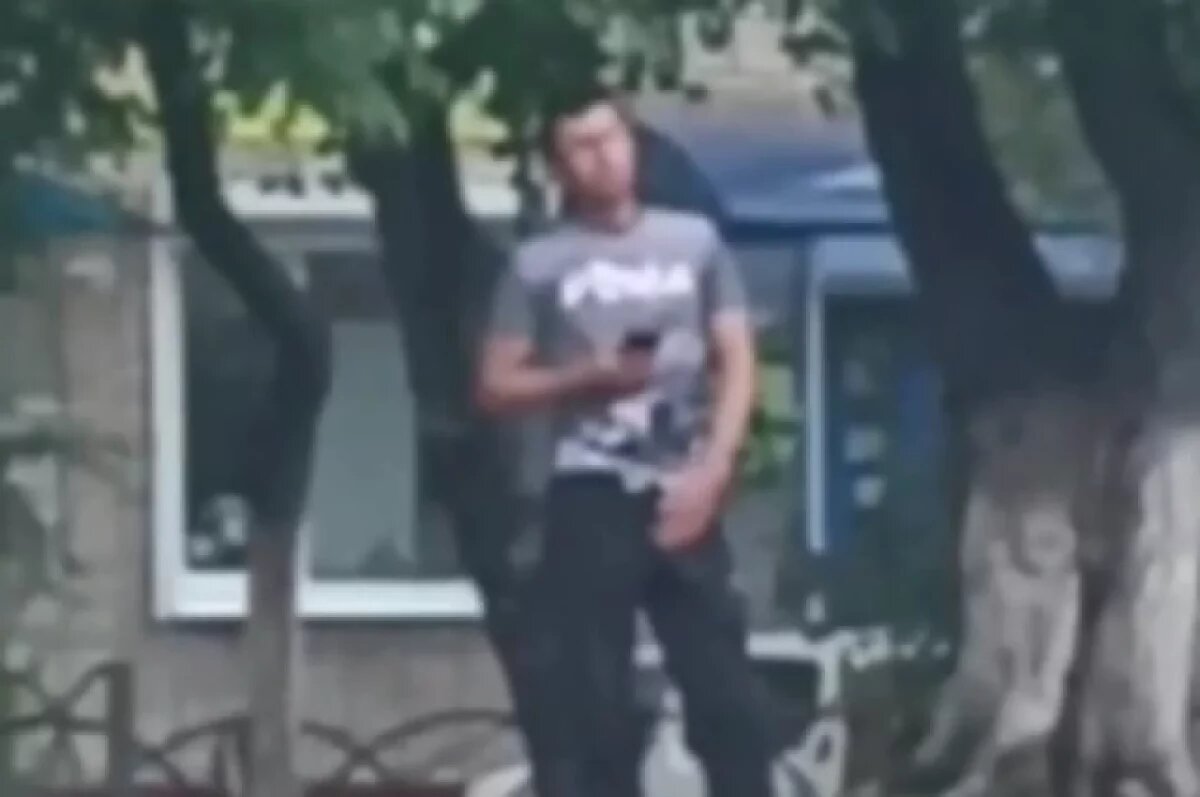    В Уссурийске заметили иностранца, развратничавшего на детской площадке