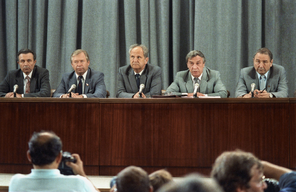 Члены Государственного комитета по чрезвычайному положению (ГКЧП). 1991 год