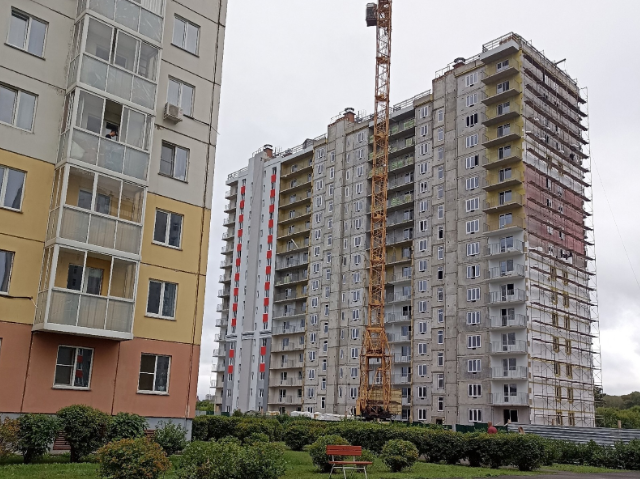 фото автора - дом строится в нашем районе