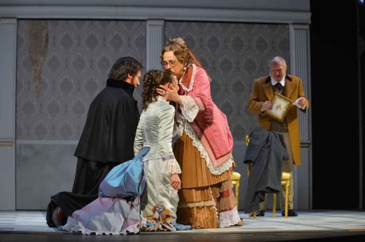    Заслуженная артистка РФ покинула театр драмы в Омске