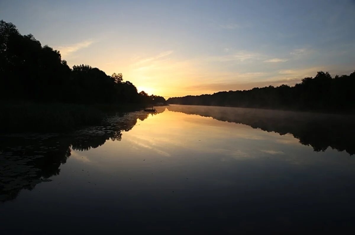    Жители Курской области эвакуировались на лодках после начала атаки ВСУ