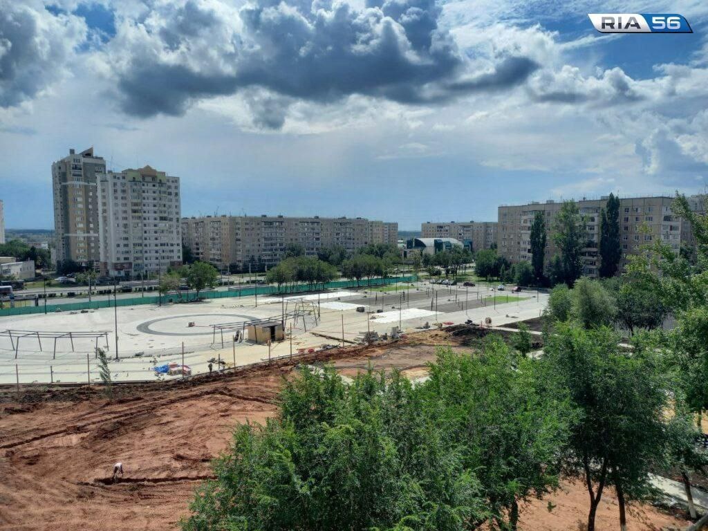  📷    Дворовое ноу-хау у «Китайской стены». Мэрия Оренбурга заказала МАФы для нового сквера Белов Михаил Александрович