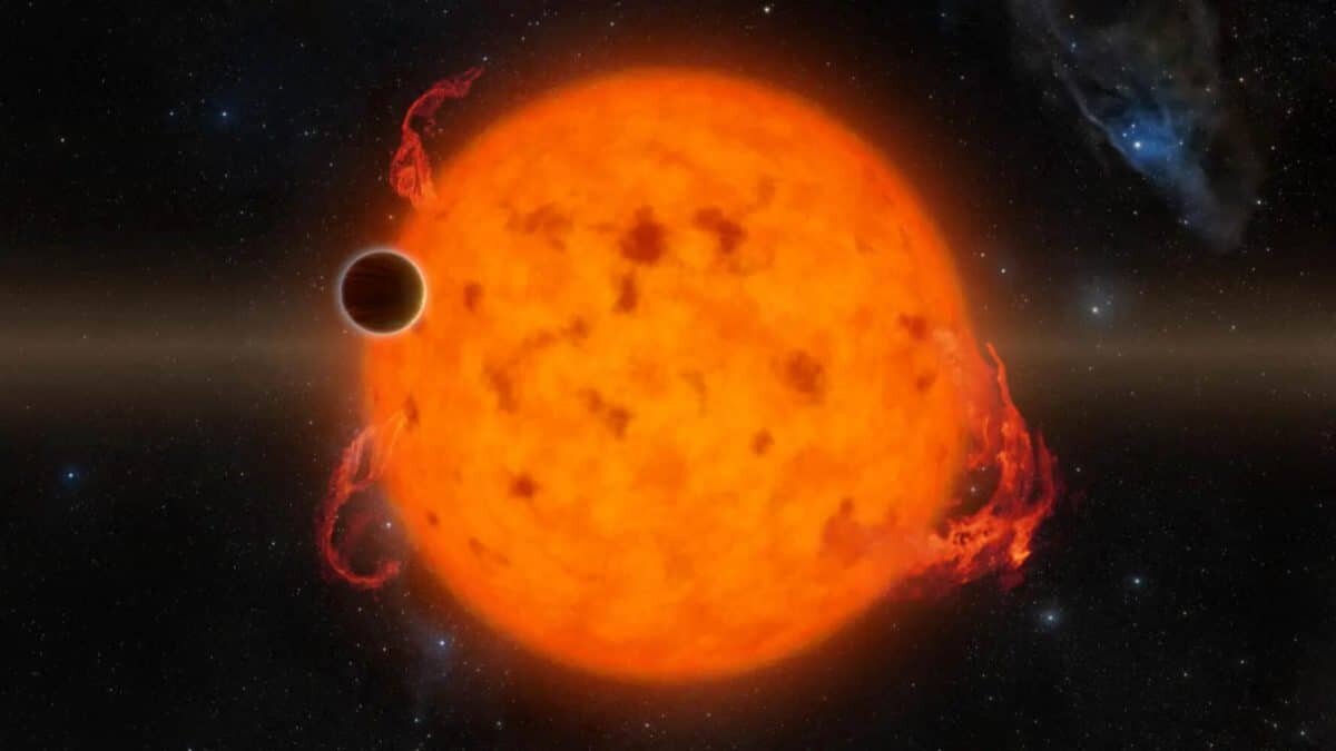    Экзопланета K2-33b в представлении художника, проходящая мимо своей звезды. / © exoplanets.nasa.gov, JPL-Caltech