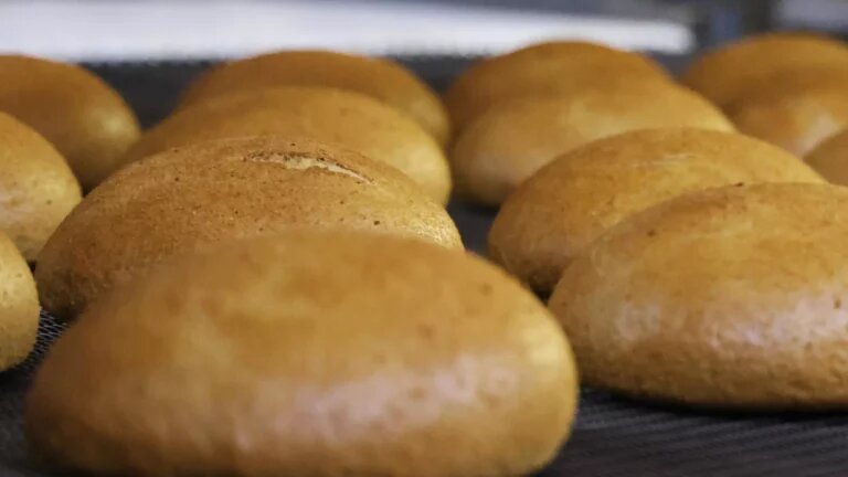    В Оренбургской области сняли с реализации более 136 килограммов хлебобулочных изделий Кристина Просвиркина