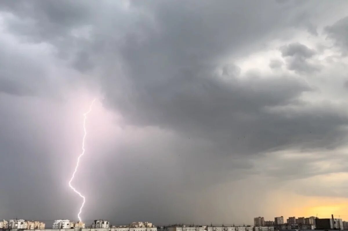    В Томске вновь объявили штормовое предупреждение из-за дождя, гроз и ветра