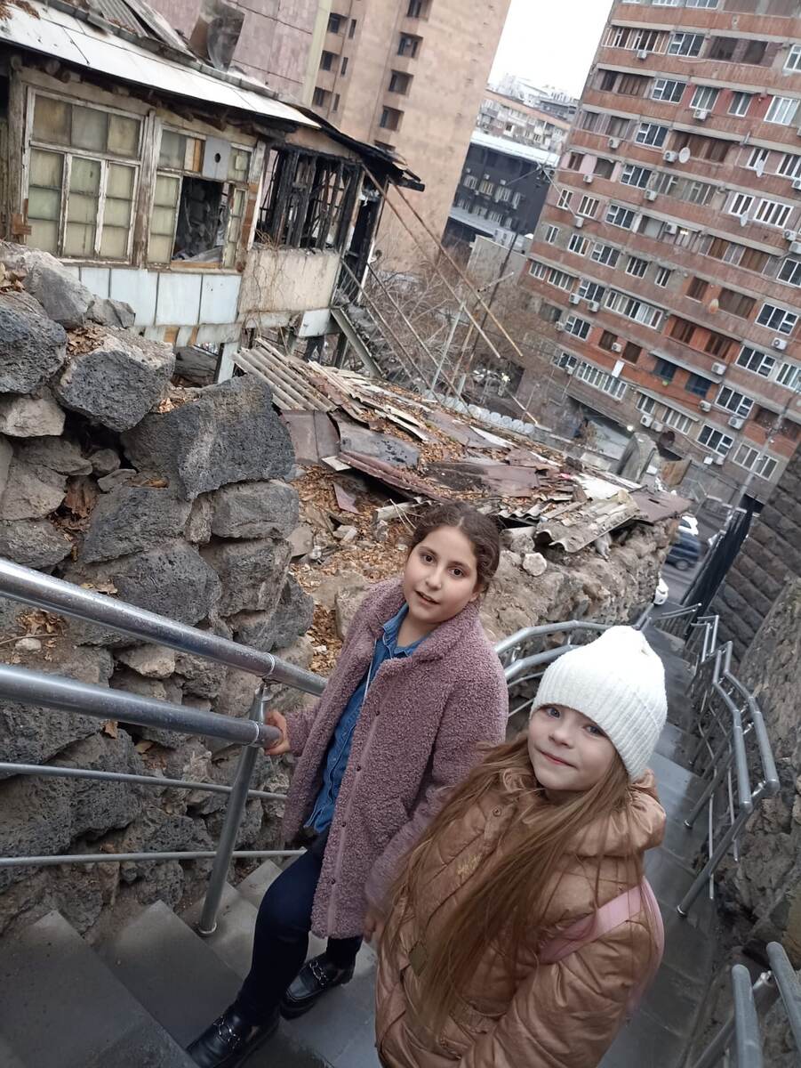 Всем привет!  Какой народ изобрел коробку-автомат, банкомат, телевизор спросите любого армянина - он ответит с гордостью: