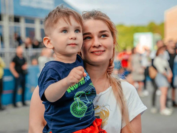     На сегодня в Петербурге проживает более 55 тысяч многодетных семей. Фото: t.me/a_beglov