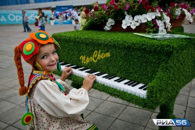    Стала известна программа ко Дню города в Оренбурге Марина Шарт