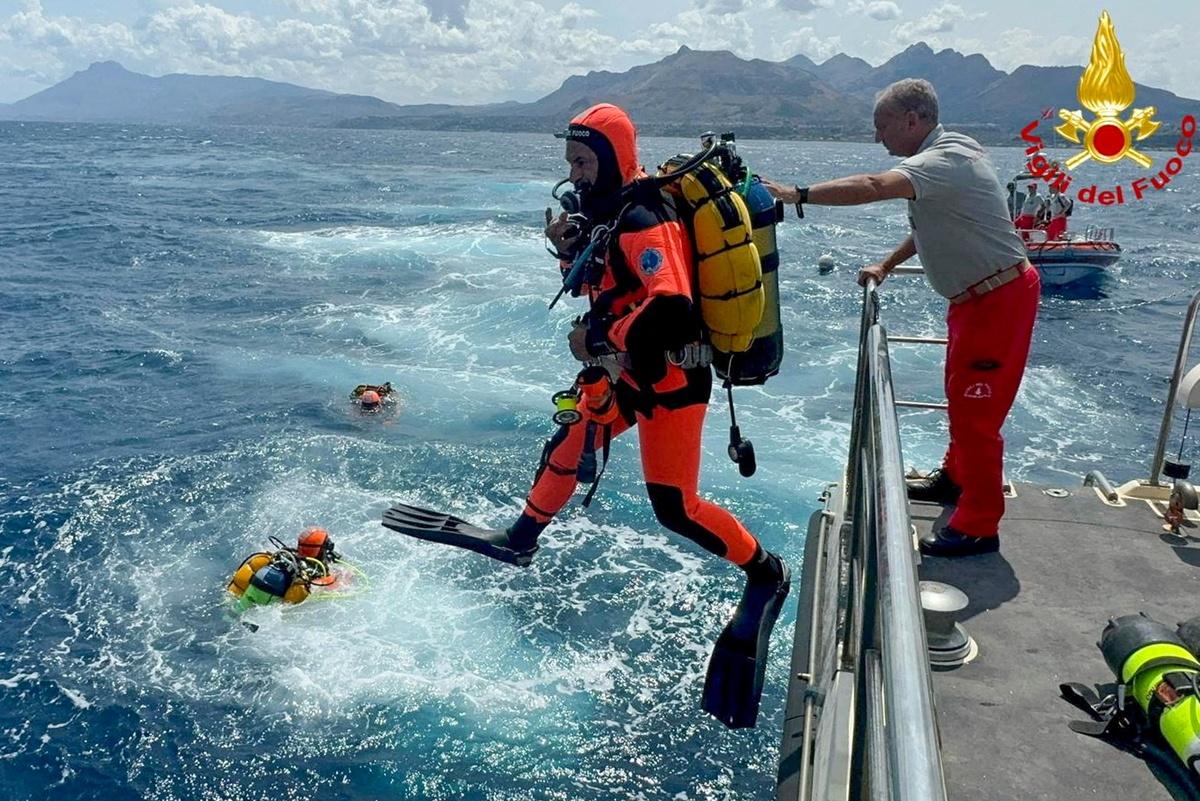  📷 📷 📷 📷 📷 📷 📷 📷 📷 📷 📷 📷 📷 📷 📷 📷 📷   Шесть пассажиров суперъяхты Bayesian пропали без вести в Италии