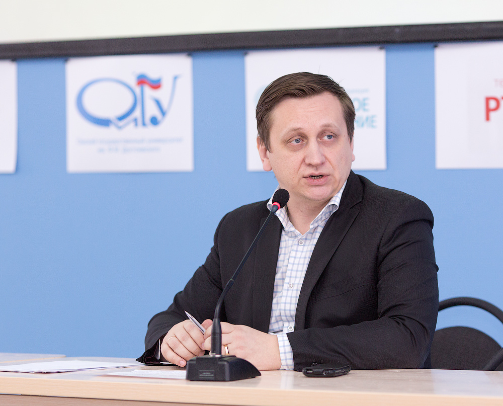 Максим Костенко 