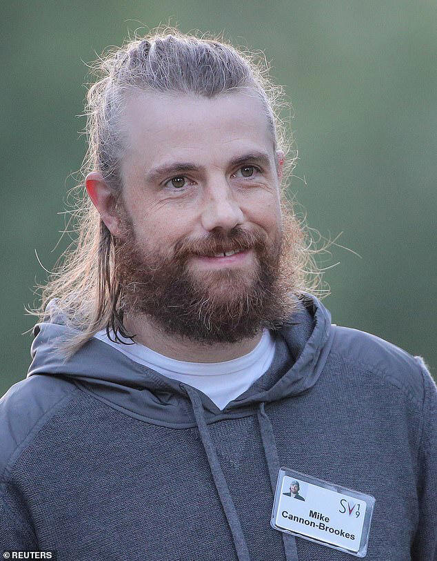 Солнечная ферма площадью 12 000 гектаров, которую поддерживает миллиардер Atlassian Майк Кэннон-Брукс (на фото), будет построена на бывшей пастбищной станции между Эллиоттом и Теннант-Крик в Северной территории.