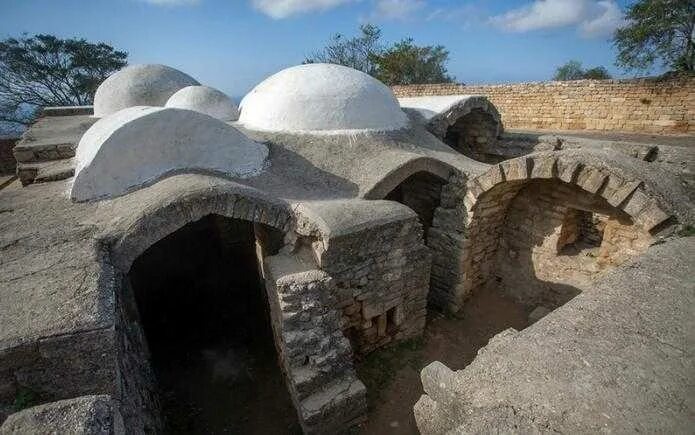 Сохранившиеся до наших дней женские бани в крепости Нарын-Кала в Дербенте