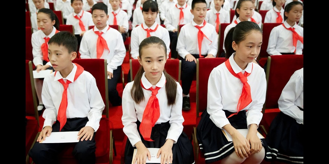 Откуда в Китае 113 млн пионеров в наше время