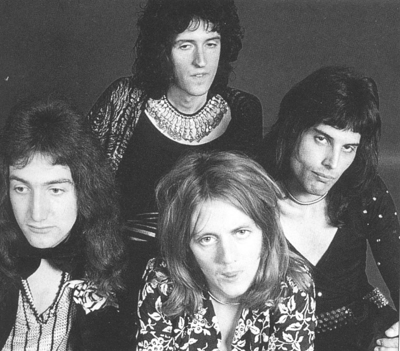 Queen extended. Queen rock band. Группа квин. Queen в молодости. Ten walls.