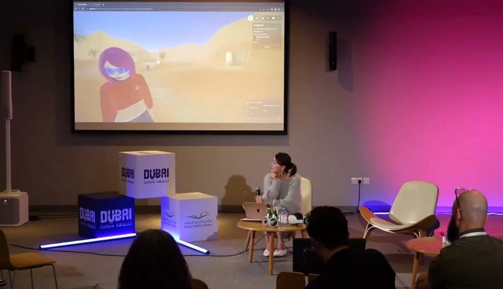 Пример фиджи тал мероприятия от галереи Inloco Gallery, интервью с человеком в виртуальном мире. 