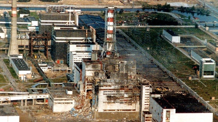 Чернобыльская АЭС две недели спустя после аварии, 9 мая 1986 года. Фото: Валерий Зуфаров /Фотохроника ТАСС