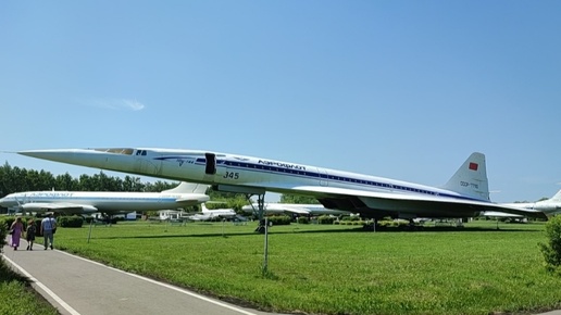 Сверхзвуковой пассажирский самолет ТУ-144