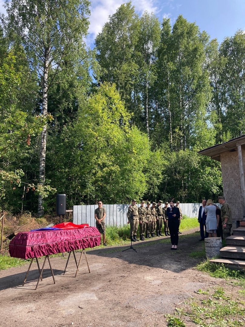    Жители Суоярви простились с бойцом, погибшим в Курской областисоцсеть Татьяны Тишковой