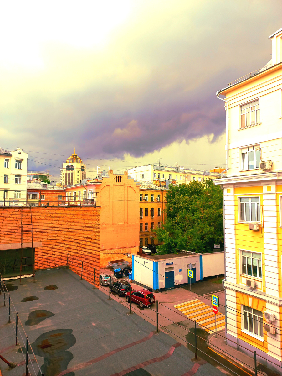 Тучи над "Мерзляковкой"