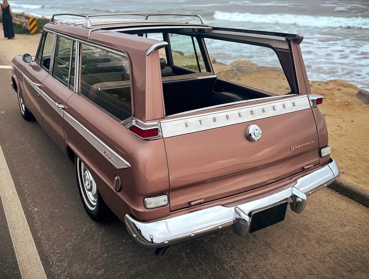 ©Bring a Trailer ©Studebaker