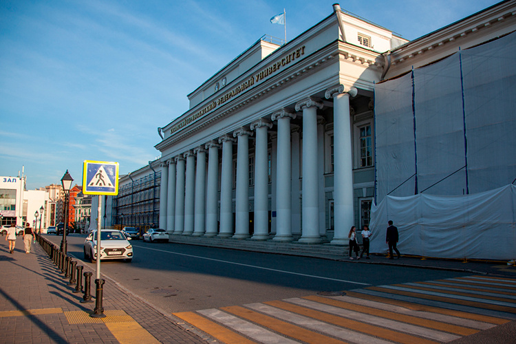    КФУ и Поволжский государственный университет физической культуры, спорта и туризма скорректировали график обучения и «встроили» в него две недели каникул — с 18 по 31 октября.   
Фото: «БИЗНЕС Online»
