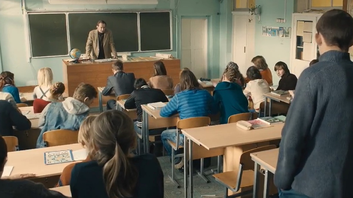 кадр из кинофильма "Географ глобус пропил" Александра Велединского, 2013 г.