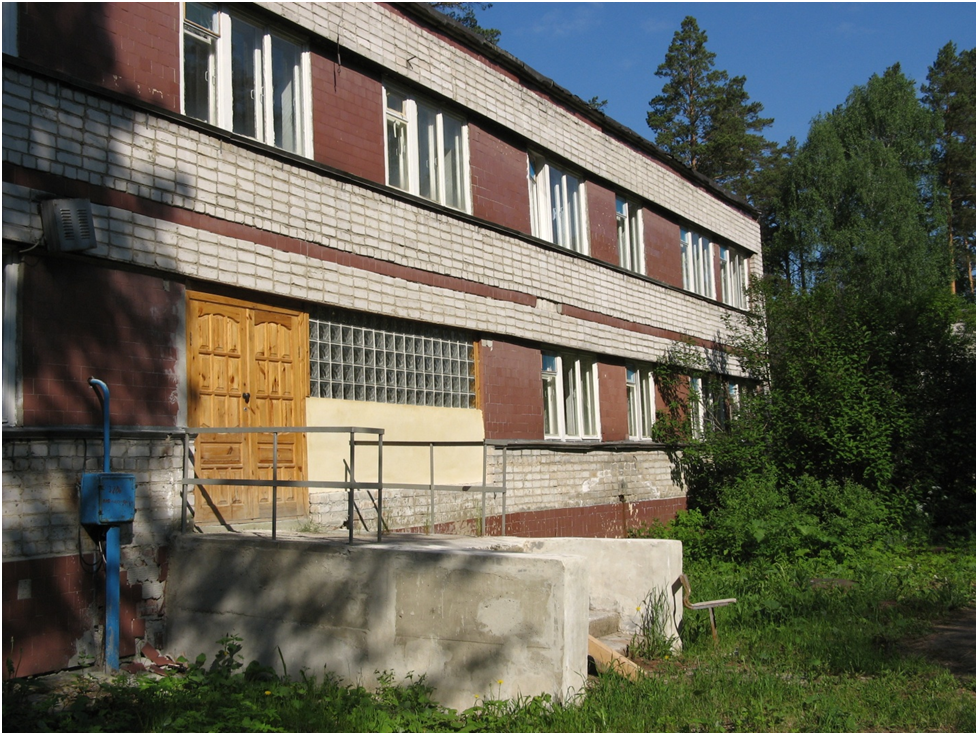 В фойе третьего корпуса проходили баталии по пинпонгу. Фото автора.