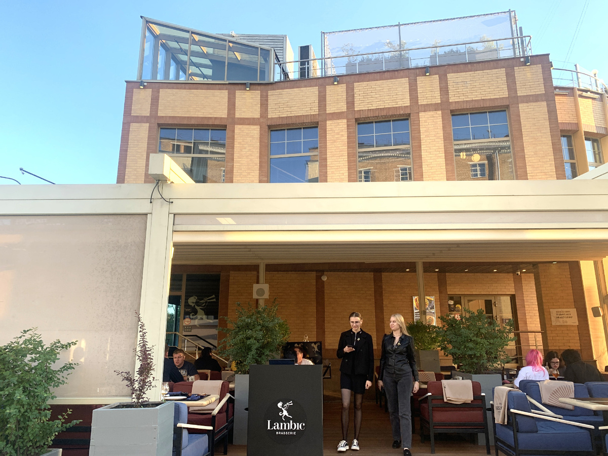 Веранда ресторана Lambic