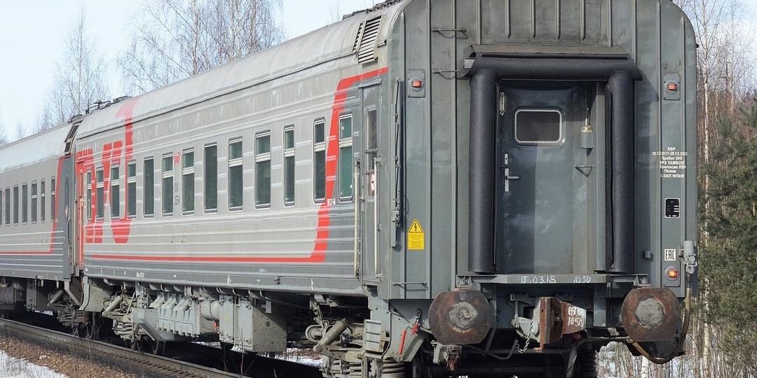 Почему последний вагон в поезде так сильно трясет и в него не рекомендуют брать билет?