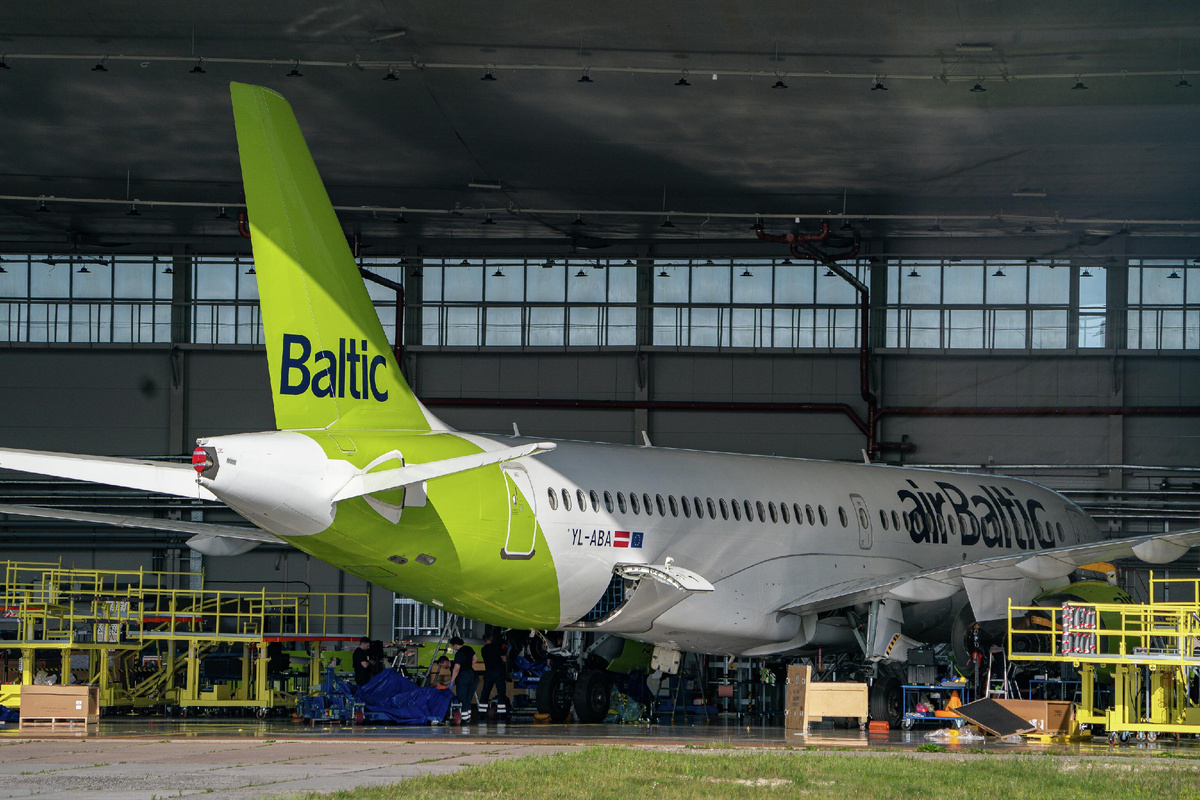 Борт airBaltic в аэропорту Рига © Sputnik