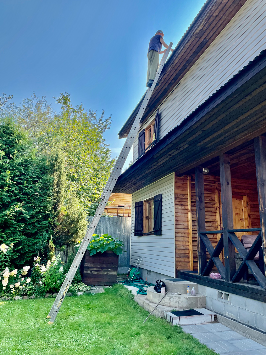 На лестнице